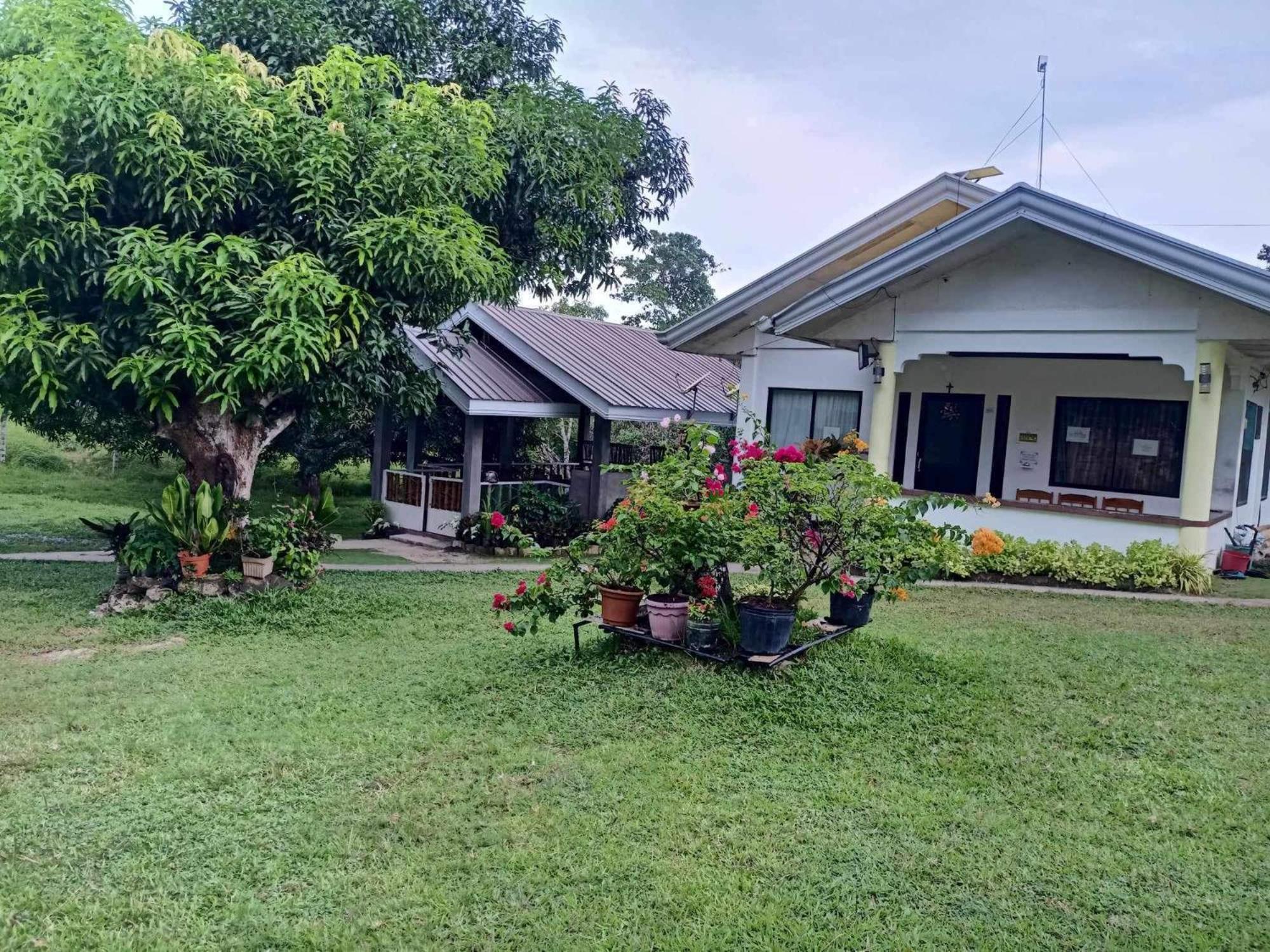 Balai Mariacaria Pension House Guindulman Exterior foto